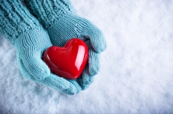 © Dmytro Smaglov - Fotolia.com Herz in Hand