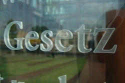 © Ingo Wiederoder - Fotolia.com Gesetz Schriftzug